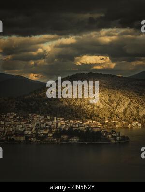 Paesaggio girato appena in cima all'ora d'oro Foto Stock
