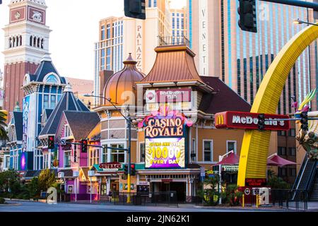 Las Vegas, Nevada - 16 maggio 2018: Vista del casinò dell'hotel resort lungo Las Vegas Boulevard conosciuto anche come Vegas Trip in una giornata di sole. Foto Stock