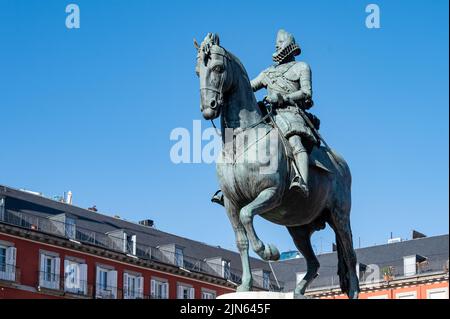 Scultura equestre di Don Felipe III in Plaza Mayor Foto Stock