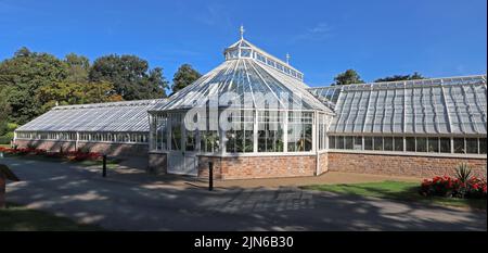 Serre a Walton Hall / Village, Higher Walton, Warrington, Cheshire, Inghilterra, Regno Unito, WA4 6SN Foto Stock