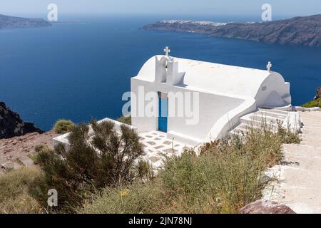 San Giovanni decapitato o Katiforis Cappella Ortodossa Santa sul sentiero per Skaros Rock, Imerovigli Santorini, isole Cicladi, Grecia, Europa. Foto Stock