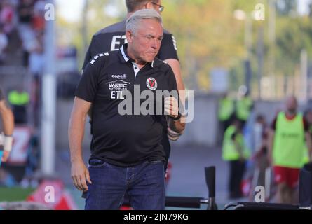 Meal, Germania. 09th ago 2022. Primo: 00.08.2022, calcio, 3rd divisione, 3rd Bundesliga, stagione 2022/2023, RW Essen, RWE - Viktoria Koln jubilation OLAF Janssen, Coach Viktoria Credit: dpa/Alamy Live News Foto Stock