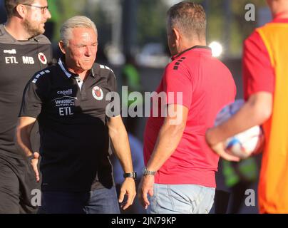 Meal, Germania. 09th ago 2022. Primo: 00.08.2022, calcio, 3rd divisione, 3rd Bundesliga, stagione 2022/2023, RW Essen, RWE - Viktoria Koln jubilation OLAF Janssen, Coach Viktoria Credit: dpa/Alamy Live News Foto Stock