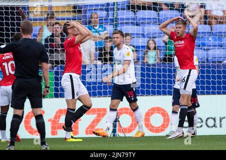 Bolton, Regno Unito. 9th agosto, 2022. Durante la partita di Coppa Carabao tra Bolton Wanderers e Salford City all'Università di Bolton Stadium, Bolton martedì 9th agosto 2022. (Credit: Mike Morese | MI News) durante la partita della Carabao Cup tra Bolton Wanderers e Salford City all'Università di Bolton Stadium, Bolton martedì 9th agosto 2022. (Credit: Mike Morese | MI News) Credit: MI News & Sport /Alamy Live News Foto Stock