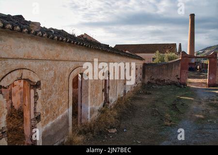 Le rovine del zuccherificio di San Joaquín, una fabbrica di zucchero abbandonata situata tra Nerja e Maro nel sud della Spagna. Foto Stock