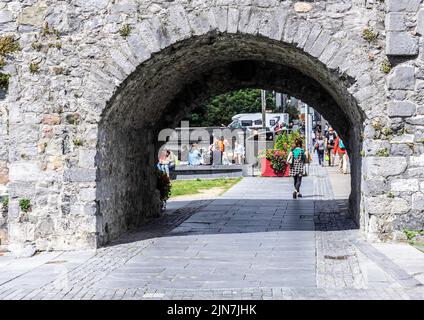La sezione dell'arco spagnolo di Galway City, Irlanda. Un edificio medievale costruito nel 1584, il nome si riferisce al commercio spagnolo con Galway. Foto Stock