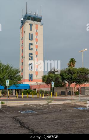 Aeroporto Internazionale di Tucson, torre di controllo dell'aria. Foto Stock