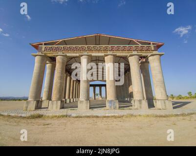 Replica del Partenone costruita con materiali da costruzione riciclati. Don Benito, Badajoz, Spagna Foto Stock