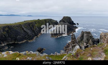 Una vista panoramica di Malin Head e del punto più settentrionale dell'Irlanda Foto Stock