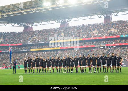 Squadra neozelandese - All Blacks si allinea per gli anemmi al test di rugby di Springbok allo stadio Mbombela di Nelspruit. 6 agosto 2022 Foto Stock