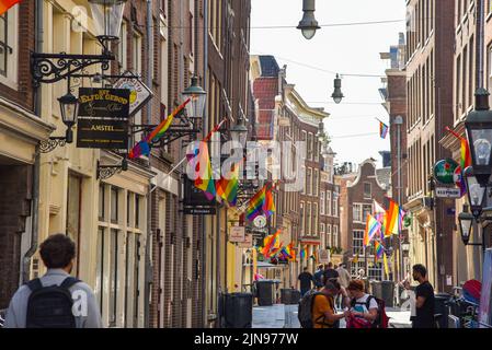 Amsterdam, Paesi Bassi. Agosto 2022. De Zeedijk ad Amsterdam durante la settimana del gayorgoglio. Foto di alta qualità Foto Stock