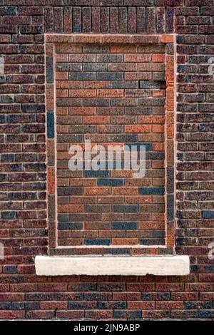 Finestra chiusa con mattoni rossi su un edificio a Wooster Ohio Foto Stock