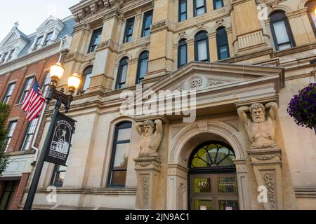 Wayne County Courthouse nel centro di Wooster, Ohio Foto Stock