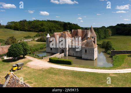 Francia, Cher, Berry, Boulleret, Chateau de Buranlure, Castello di Buranlure (vista aerea) // Francia, Cher (18), Berry, Boulleret, Château de Buranlure (vue Foto Stock