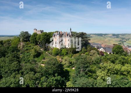 Francia, Cher, Berry, Sancerre, castello e tenere, Chiamato la torre Fiefs (vista aerea) // Francia, Cher (18), région du Berry, Sancerre, Château et donjon Foto Stock