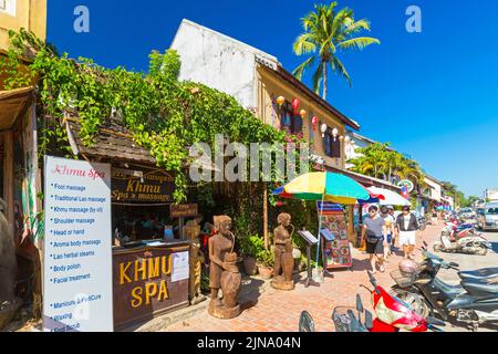 Thanon Sisavangvong, Luang Prabang, Laos Foto Stock