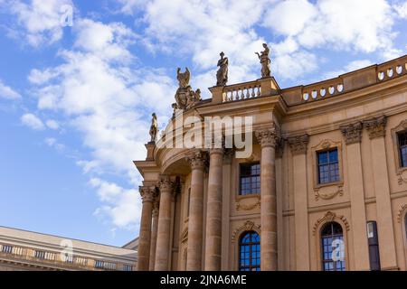 Berlino, Germania - 05 maggio 2022 - edificio storico dell'università humboldt di Berlino. Architettura della Germania. Foto Stock