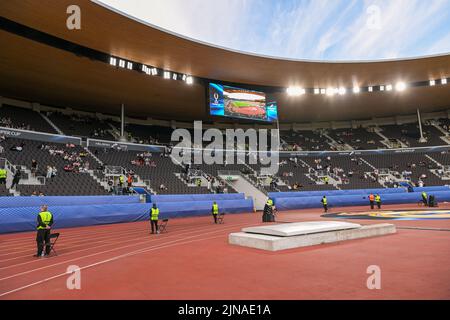 Helsinki, Finlandia. 10th ago 2022. Vista interna dello Stadio Olimpico prima della Supercoppa UEFA tra Real Madrid e Eintracht Francoforte a Helsinki, Finlandia (Foto: Cristiano Mazzi/Sport Press Photo/C - UN'ORA DI SCADENZA - ATTIVA FTP SOLO SE IMMAGINI MENO DI UN'ORA - Alamy) credito: SPP Sport Press Photo. /Alamy Live News Foto Stock