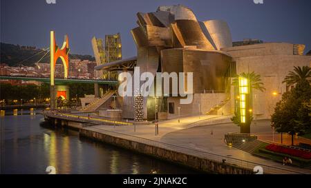 Esterno del Museo Guggenheim a Bilbao, Spagna Foto Stock