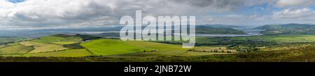 Una vista panoramica del paesaggio di Lough Swilly nella contea di Donegal nel nord dell'Irlanda Foto Stock