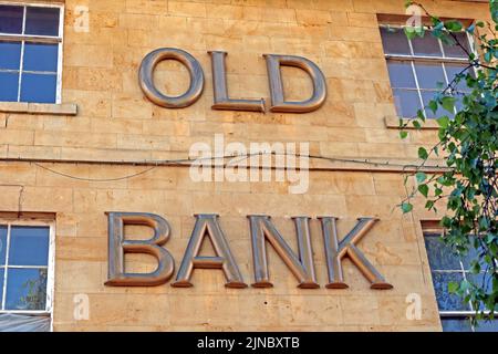 Cartello Old Bank, Midland Bank, High St, Moreton-in-Marsh, Evenlode Valley, Cotswolds, Oxfordshire, Inghilterra, Regno Unito, GL56 0BD Foto Stock