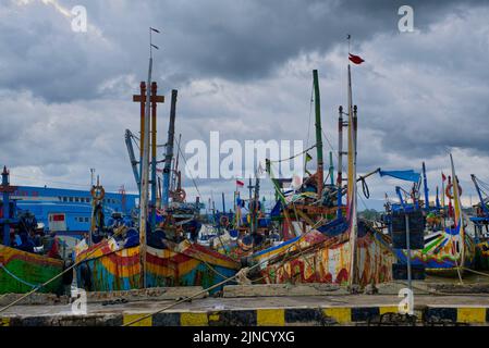 Il porto di Jepara si trova nella zona di KUPP Jepara che si trova nel centro di Giava, la posizione del molo è sulla costa nord con la posizione di Foto Stock