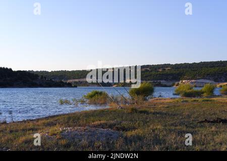 I Fishhooks lasciarono il lago per la notte in campeggio all'aperto Foto Stock