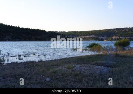 I Fishhooks lasciarono il lago per la notte in campeggio all'aperto Foto Stock