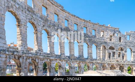 Vista dettagliata dell'anfiteatro romano di Pola Foto Stock