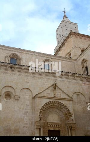 Panorama dei Sassi di Matera, del Sasso Sasso Caveoso e del Sasso Barisano, delle chiese e del Duomo. Foto Stock