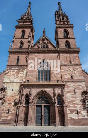 Facciata ovest di Basilea Minster Foto Stock