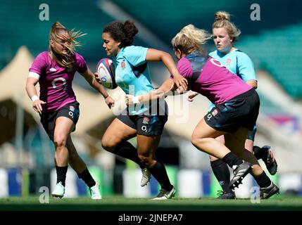 Il Tatyana inglese ha ascoltato durante una sessione di allenamento aperto al Twickenham Stadium, Londra. Data immagine: Giovedì 11 agosto 2022. Foto Stock