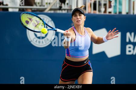 Belinda Bencic della Svizzera in azione contro Tereza Martincova della Repubblica Ceca durante il primo round del torneo di tennis 2022 della National Bank Open WTA 1000 del 9 agosto 2022 a Toronto, Canada - Foto: Rob Prange/DPPI/LiveMedia Foto Stock