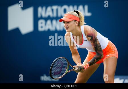 Tereza Martincova della Repubblica Ceca in azione contro Belinda Bencic della Svizzera durante il primo round del torneo di tennis 2022 National Bank Open WTA 1000 del 9 agosto 2022 a Toronto, Canada - Foto: Rob Prange/DPPI/LiveMedia Foto Stock