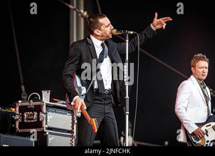 Miles Kane si esibisce dal vivo al Victorious Festival di Portsmouth, Regno Unito, nell'agosto 2021. Foto Stock