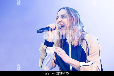 Melanie C si esibisce al Carfest North di Cheshire il 22nd luglio 2022. Foto Stock