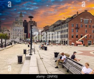 Long Wharf Landing e Custom House e quartiere finanziario di Boston Foto Stock