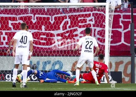 ENSCHEDE - Robin Propper del FC Twente segna 1-1 punti durante la terza partita di qualificazione della UEFA Conference League tra FC Twente e FK Cukaricki allo Stadio De Grolsch veste il 11 agosto 2022 a Enschede, Paesi Bassi. ANP VINCENT JANNINK Foto Stock