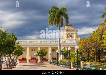 TRINIDAD, CUBA - 7 GENNAIO 2021: La piazza principale di Trinidad, Cuba Foto Stock