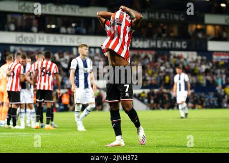 Il Rhian Brewster di Sheffield United sembra sconcertato dopo il fischio finale della Carabao Cup, primo turno di incontro presso gli Hawthorns, West Bromwich. Data immagine: Giovedì 11 agosto 2022. Foto Stock