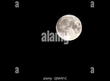 Sturgeon Supermoon Agosto 12th 2022 Luna piena al perigeo pieno Foto Stock