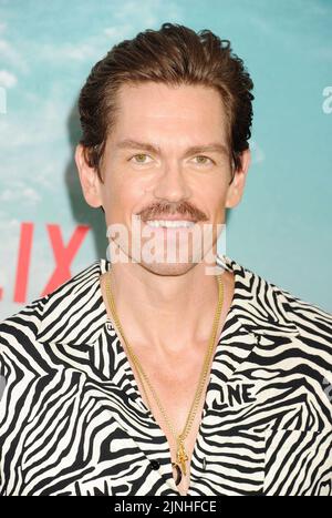 LOS ANGELES, CA - 10 AGOSTO: Steve Howey partecipa alla prima mondiale del "Day Shift" di Netflix al Regal LA Live il 10 agosto 2022 a Los Angeles, Calif Foto Stock