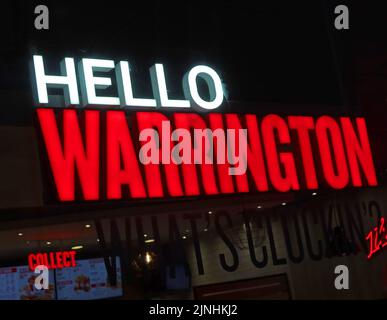 Hello Warrington - KFC, Kentucky Fried Chicken franchising outlet, Kingsway, latchford, Warrington, Cheshire, INGHILTERRA, REGNO UNITO, WA4 1LT Foto Stock