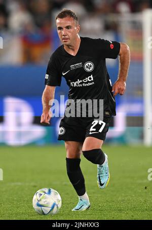 Helsinki, Finlandia. 10th ago, 2022. Calcio: UEFA Super Cup, Real Madrid - Eintracht Francoforte, Stadio Olimpico di Helsinki. Mario Götze di Francoforte in azione. Credit: Arne Dedert/dpa/Alamy Live News Foto Stock