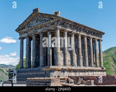 Tempio di Garni nella regione di Kotayk, vicino al villaggio di Garni, Armenia Foto Stock