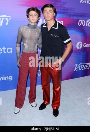 Hollywood, Stati Uniti. 11th ago, 2022. AVI Angel, Asher Angel arriva al The Variety's Power of Young Hollywood red carpet tenuto presso la Nehuehouse di Hollywood, CA giovedì 11 agosto 2022 . (Foto di Juan Pablo Rico/Sipa USA) Credit: Sipa USA/Alamy Live News Foto Stock