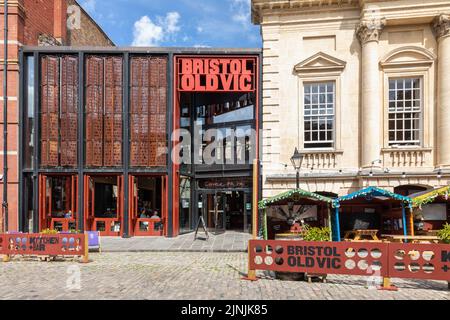 La facciata del Bristol Old Vic Theatre, King Street, City of Bristol, England, UK, è stata ricostruita Foto Stock