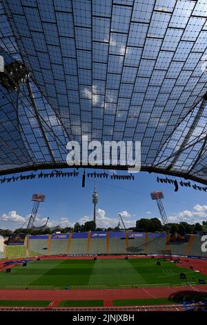 Monaco, Germania. 12th ago, 2022. Lo stadio Olympiastadion di Monaco, sede di numerosi eventi del Campionato europeo di Monaco 2022, a Monaco, in Germania, è raffigurato venerdì 12 agosto 2022. La seconda edizione dei Campionati europei si svolge dal 11 al 22 agosto e prevede nove sport. FOTO DI BELGA ERIC LALMAND Credit: Belga News Agency/Alamy Live News Foto Stock