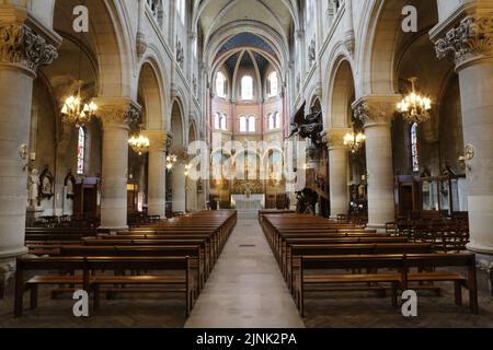 Vue d'ensemble de la nef. Eglise Saint-Clodoald. Saint-Cloud. Ile-de-France. Francia. Europa. Foto Stock