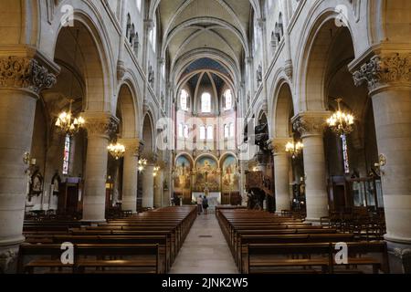 Vue d'ensemble de la nef. Eglise Saint-Clodoald. Saint-Cloud. Ile-de-France. Francia. Europa. Foto Stock